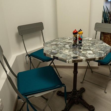 T2! 3 Ou 4 Personnes Centre Ville Neuf Avec Garage Sanary-sur-Mer Dış mekan fotoğraf