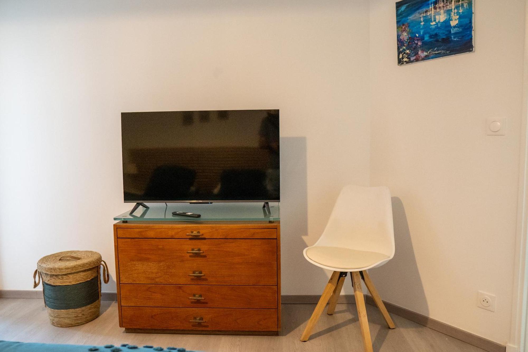 T2! 3 Ou 4 Personnes Centre Ville Neuf Avec Garage Sanary-sur-Mer Dış mekan fotoğraf